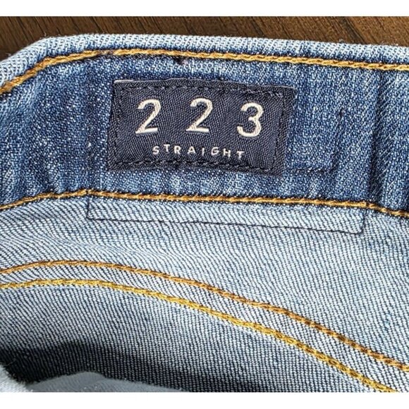 Lucky Brand Men's 223 StraExperience the perfect blend of comfort and style with - Picture 6 of 16